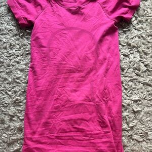 Lululemon Athletica Pink Short Sleeve Swiftly shirt